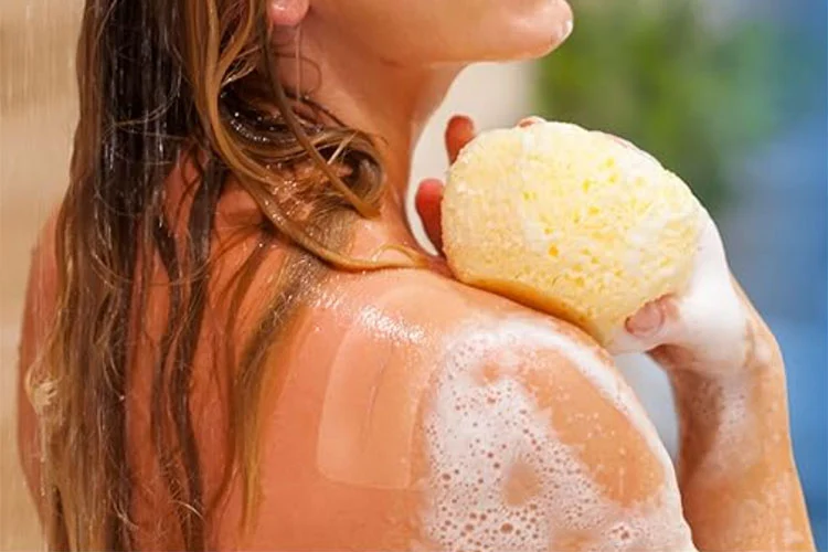 Firma uit Singapore onthult RNA-aangedreven huidkleurige littekenpleister